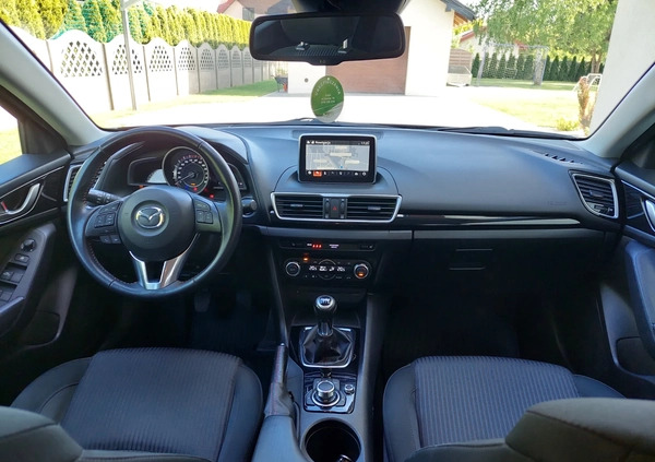 Mazda 3 cena 53000 przebieg: 142000, rok produkcji 2016 z Łask małe 596